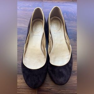 EUC Suede Brown with Gold piping J. Crew Flats. Size 8